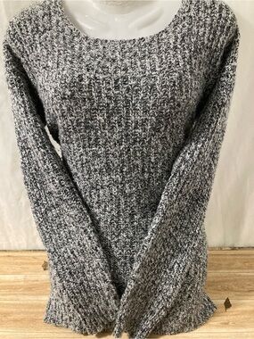 WDG Crisscross Knit Pullover Sweater - Heather Gray Medium